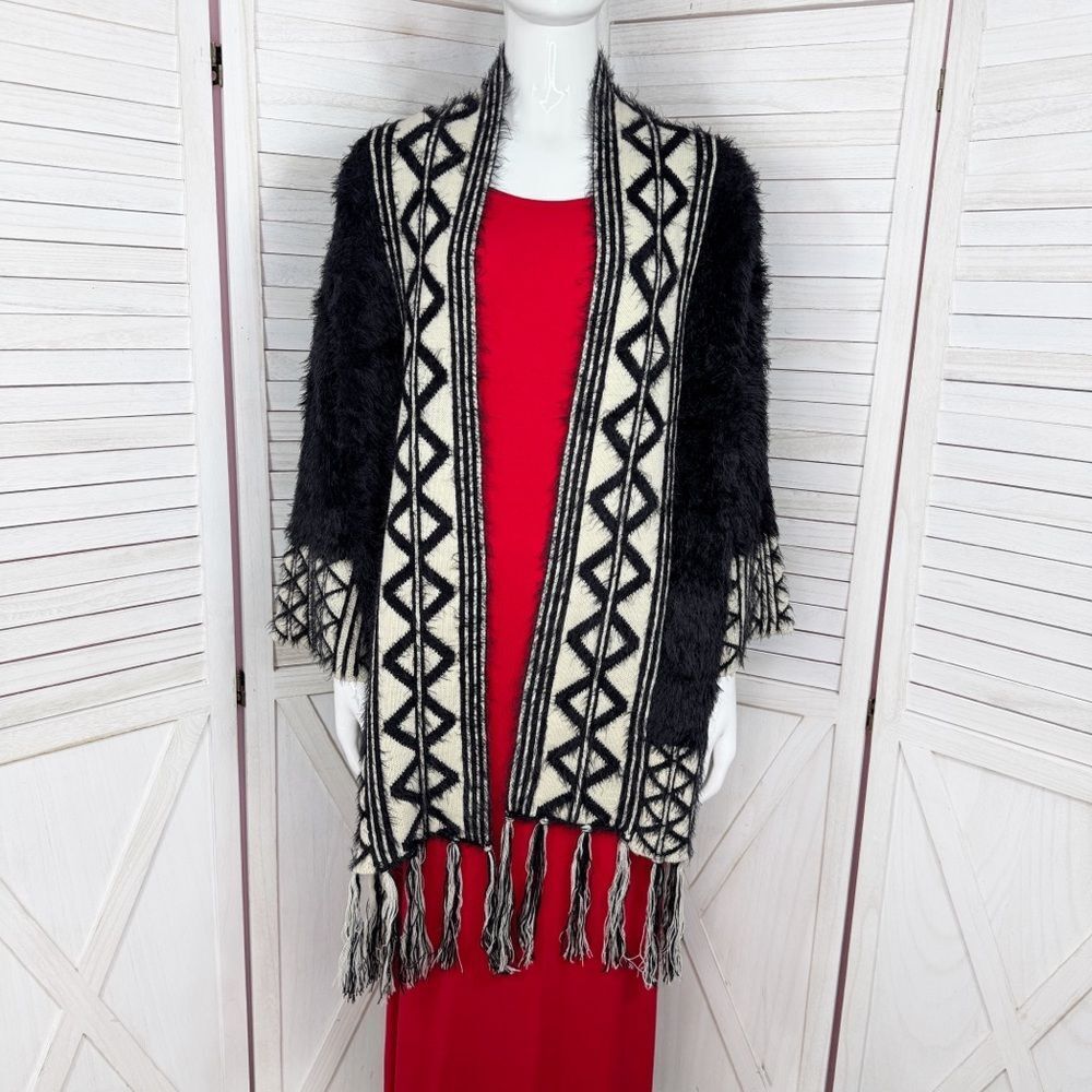 Kayla by Tally Taylor Fuzzy Knit Fringe‎ Hem Boho Cardigan Sweater Black Small